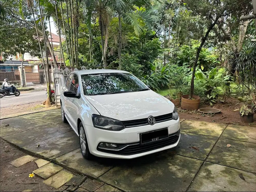 VW Polo 2016 – Hatchback Premium Kondisi Terawat Harga Bersahabat