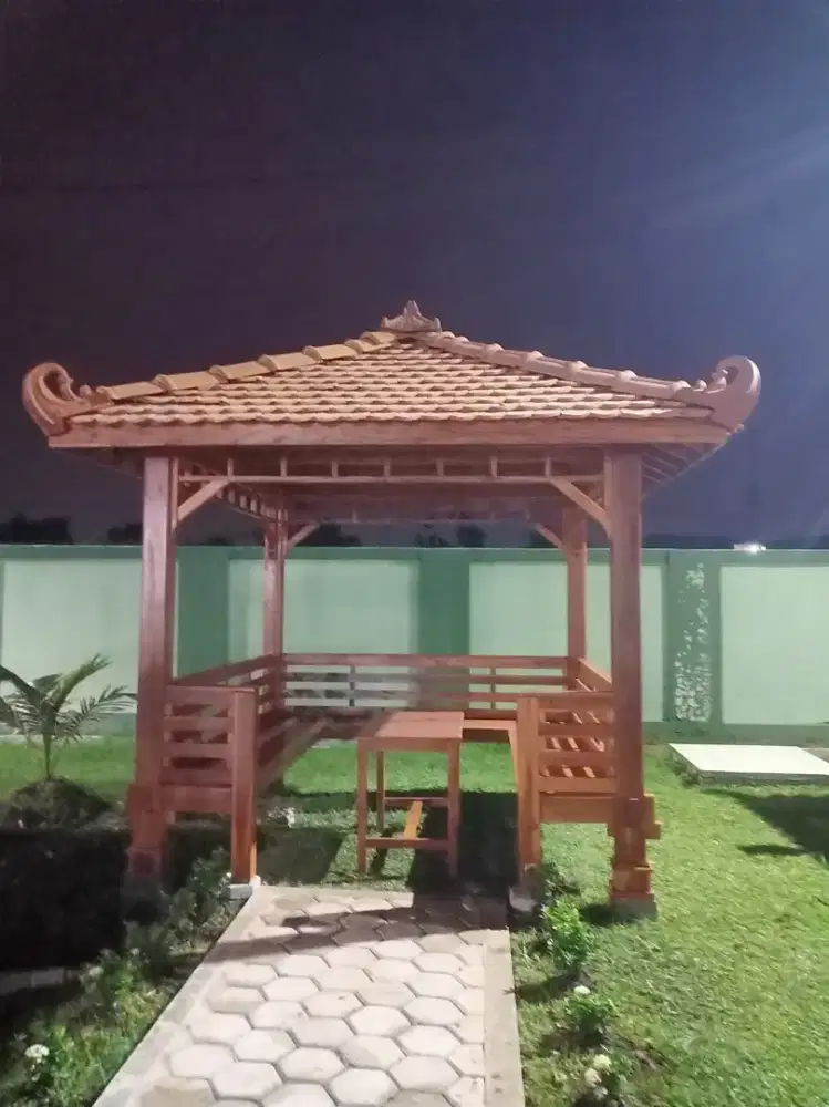 Gazebo saung model custum dari konsumen bayar setelah terpasang