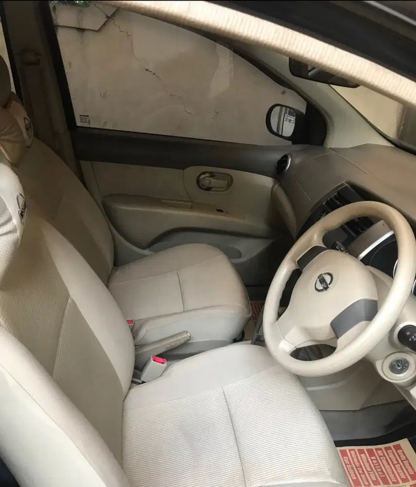 Nissan Livina 2010 Bensin