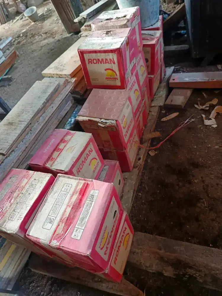 Keramik lantai roman