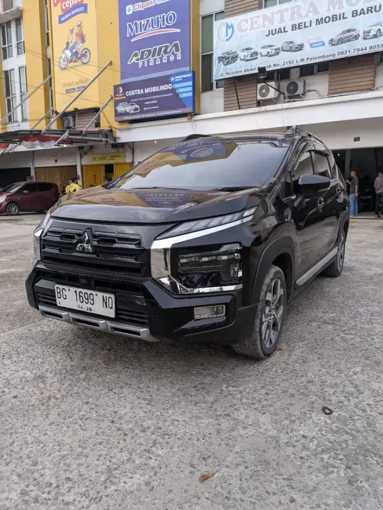 Xpander Cross premium 1.5 matic 2022 hitam istimewa dp 25 jt