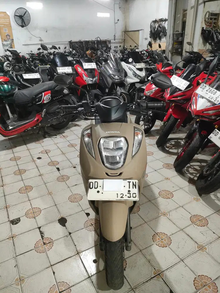 Honda Genio 2025 cbs iss cokelat