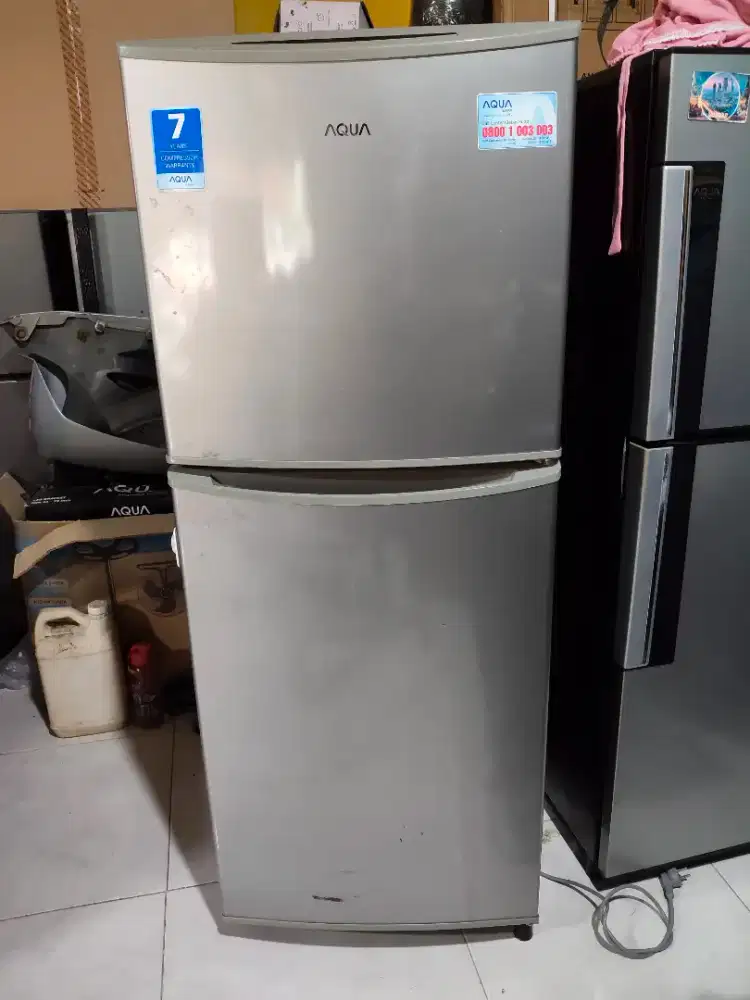 Kulkas Aqua 2pintu istimewa mulus,normal dan masih orisinil