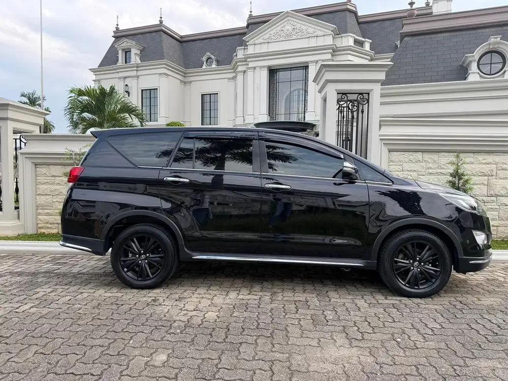 Toyota Venturer Diesel Matic 2017