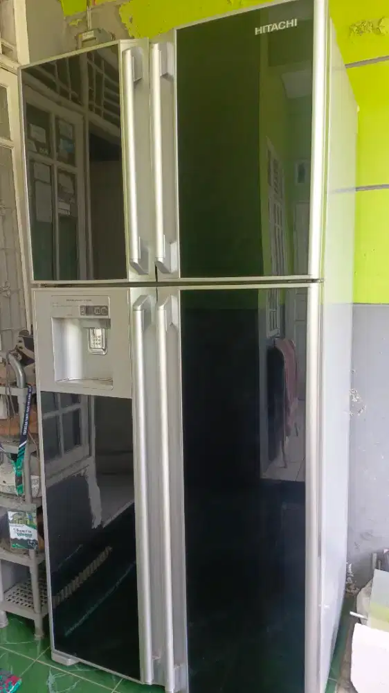 KULKAS 4 PINTU HITACHI