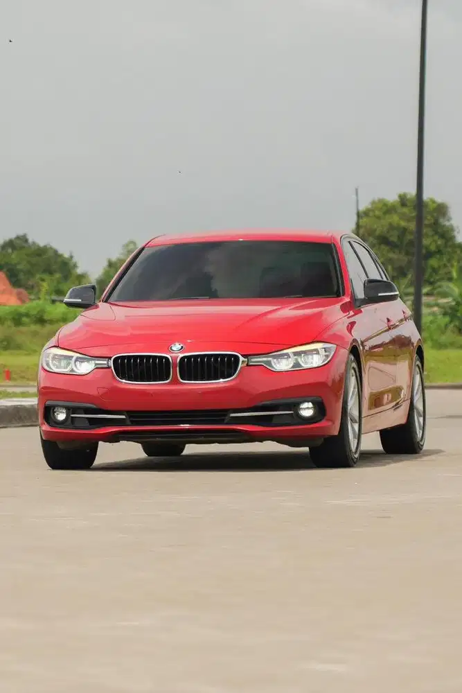 [ Low KM ] BMW 320i Sport Facelift LCI 2018 F30 Mercedes W205