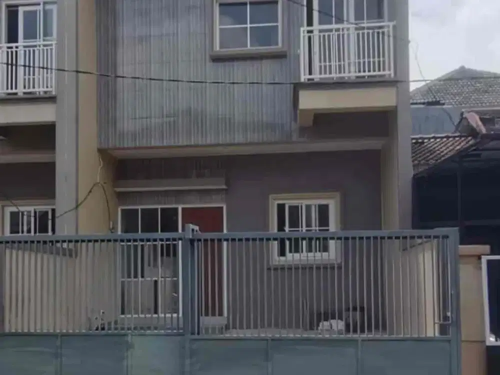 Rumah baru Mulyosari Anti Banjir Fondasi 5 M, semi furnished