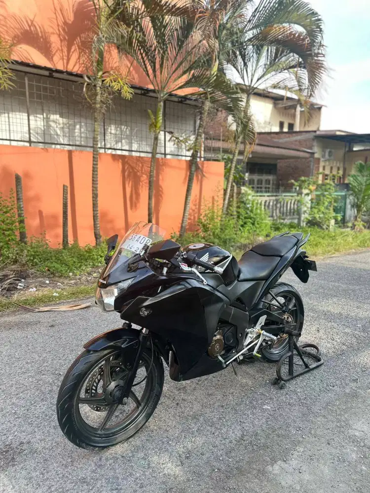 Honda CBR 150 R Tahun 2012
