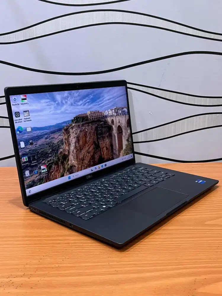 Laptop Dell Latitude 7420 Core i7 Gen 11 RAM 16GB SSD 512GB