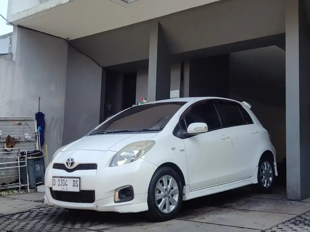 Yaris E 2012 Matic Putih Facelift Bapau Km Low Bagus Siap Pakai
