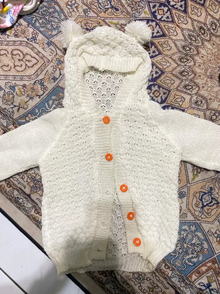 Switter rajut pompom