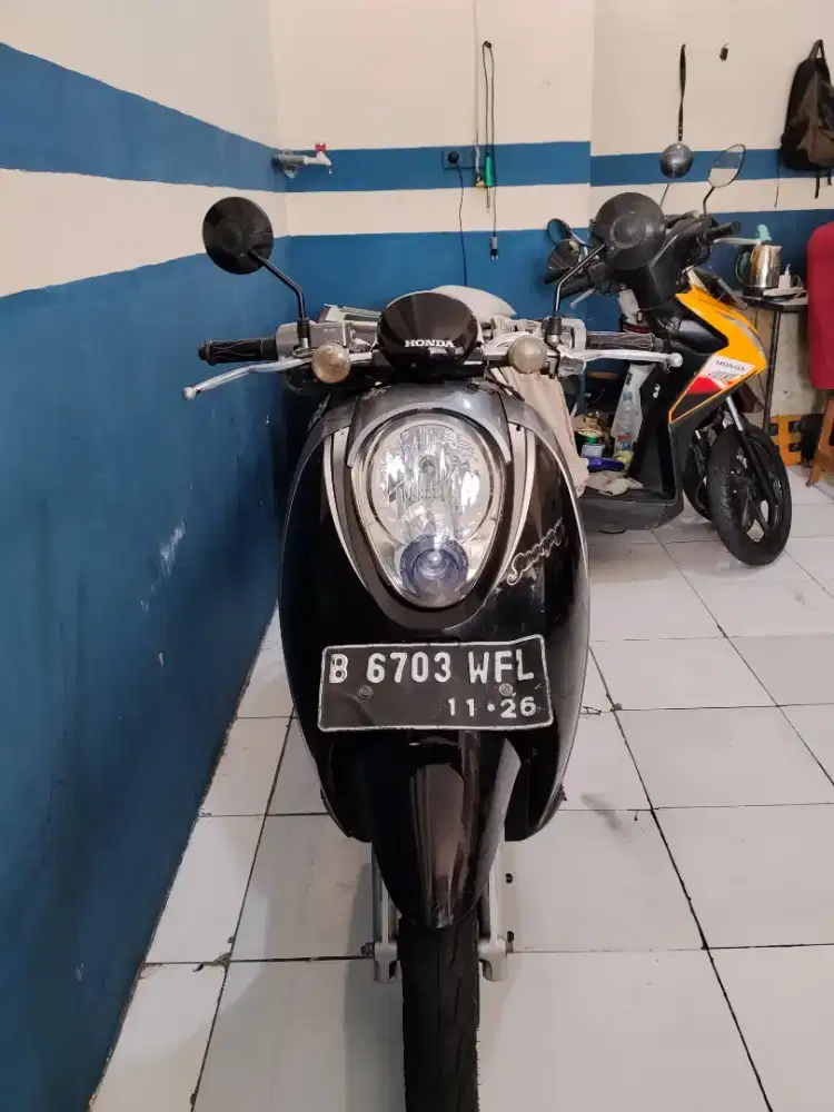 (Termurah) honda scoopy karbu 2011 kondisi gres