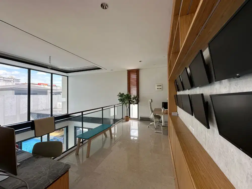 Rumah Mewahcluster Exlusive Lyndon Navapark BSD Dilengkapi Lift