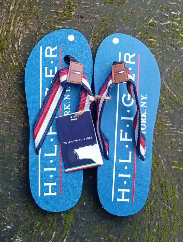 TOMMY HILFIGER SLIPPERS