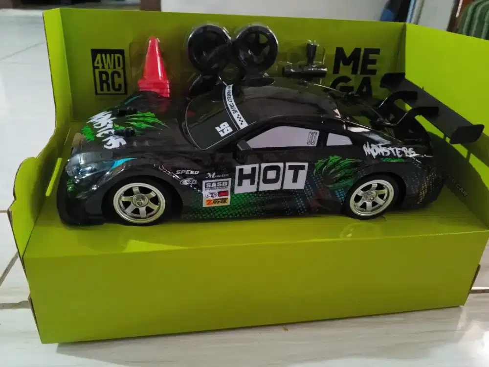 Mainan Mobil Remote Kontrol RC Sedan Drift Propo 4WD 2,4GHZ