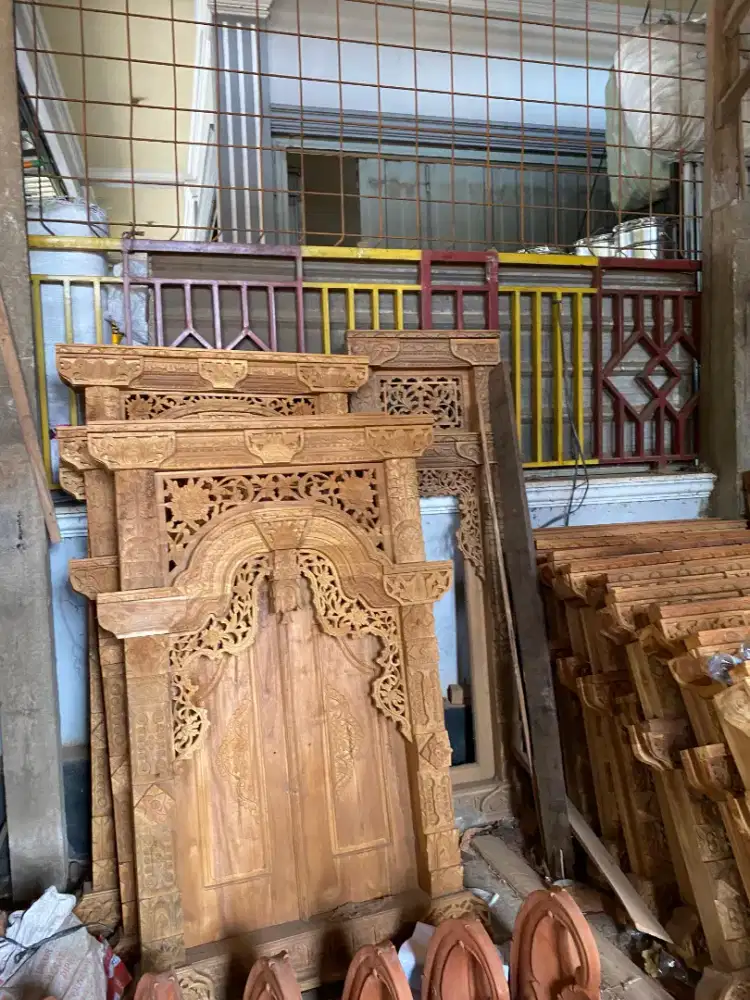 Jendela kayu jati ukir jepara