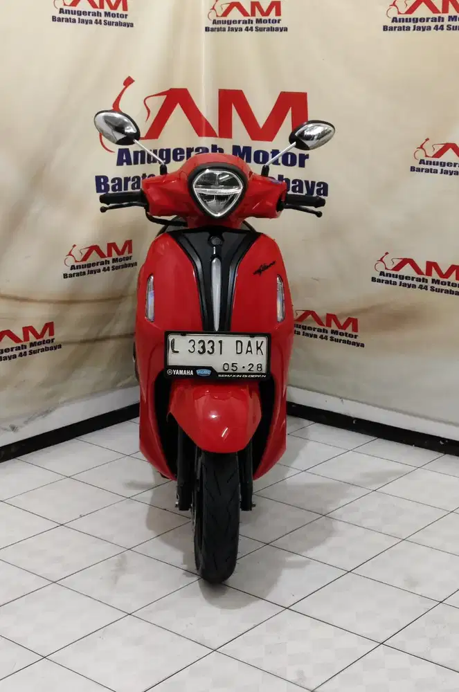Yamaha grand filano 125 tahun 2023 warna merah glossy