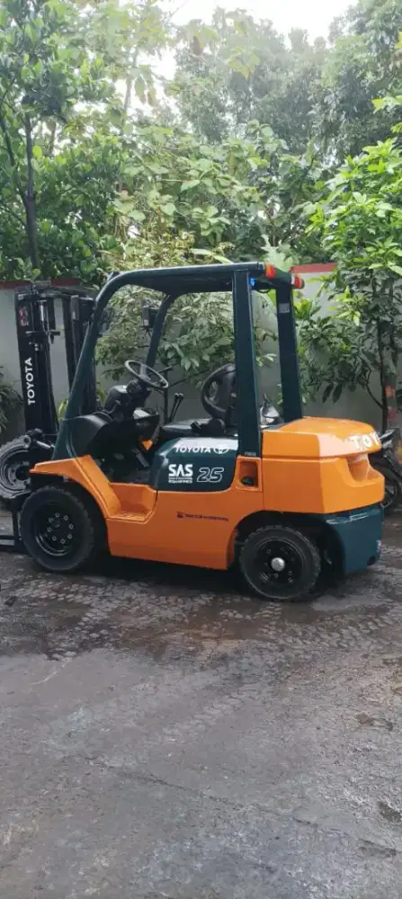 Forklift Toyota 2,5 Ton,Manual,Tiang 3 Meter,1DZ-II,7FD25,Tahun 2005