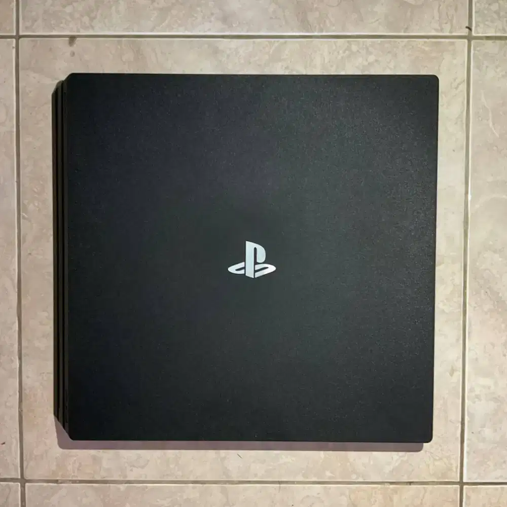PS4 Pro 1 TB OFW Bonus 3 Game (GTA 5, GOW 2018, Baseball) bisa nego