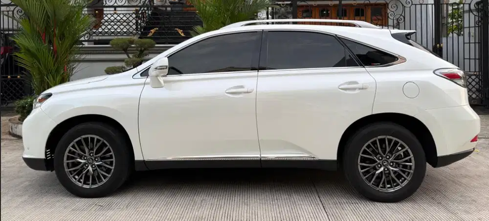 Dijual Lexus RX 270 KM hanya 59 ribu orisinil !