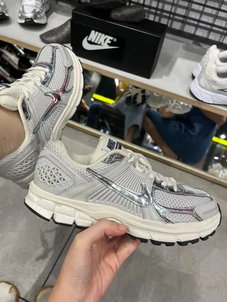 Ori Nike Zoom Vomero 5 size 38,5