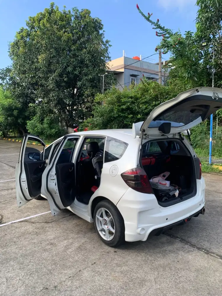 Honda Jazz RS 2010 Automatic Bensin