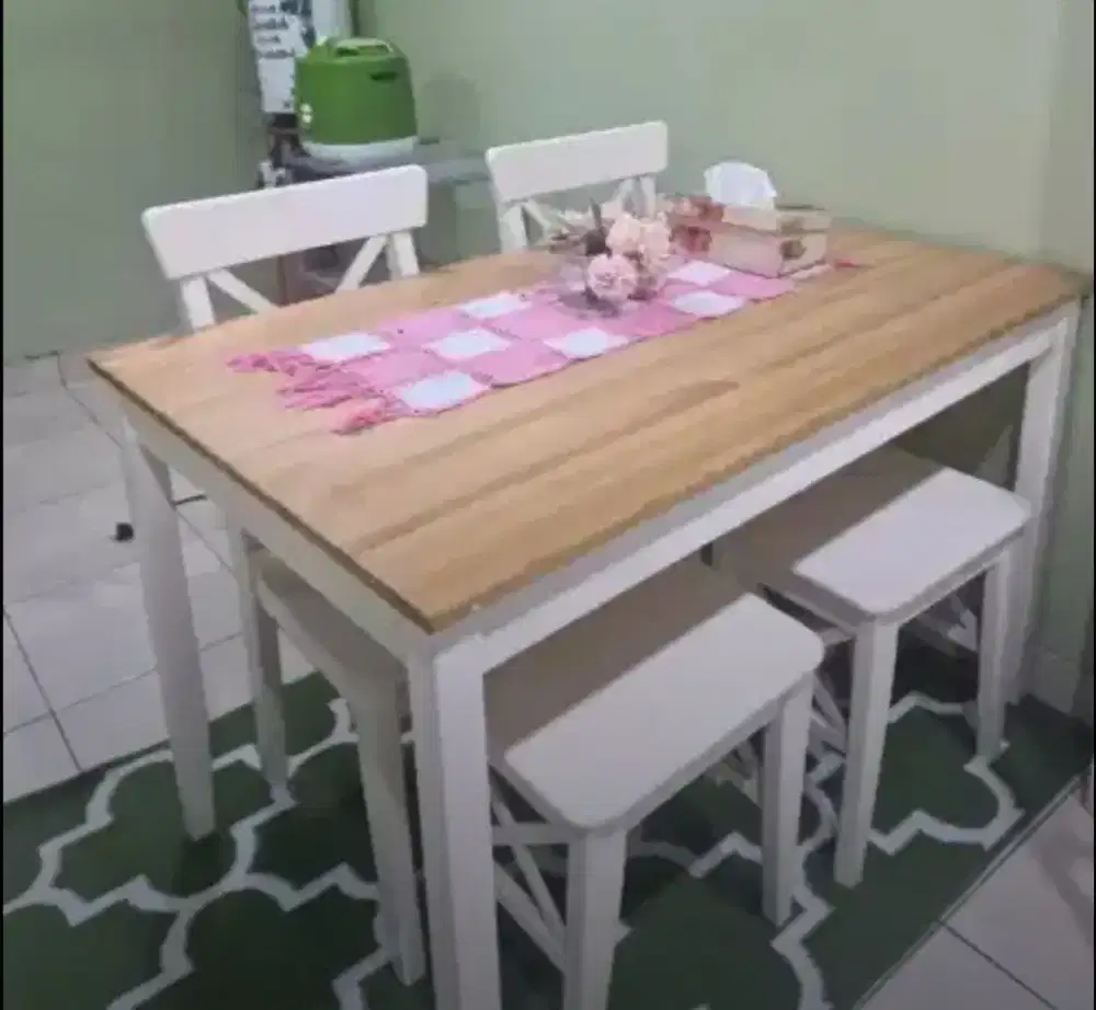 Meja Makan ikea 4 kursi
