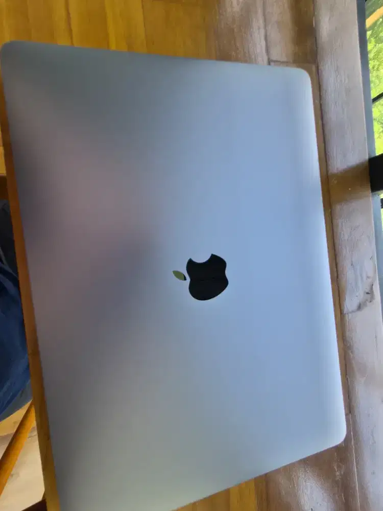 Macbook Pro 2020 i5 16GB/512GB