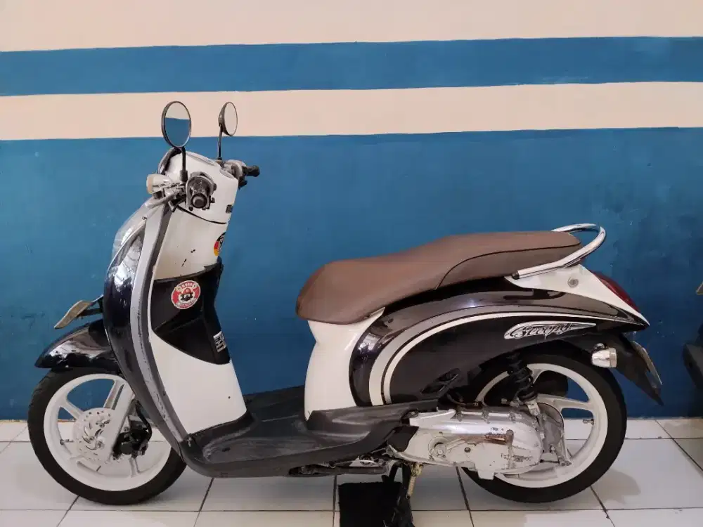 honda scoopy karbu 2011 gres siap pakai