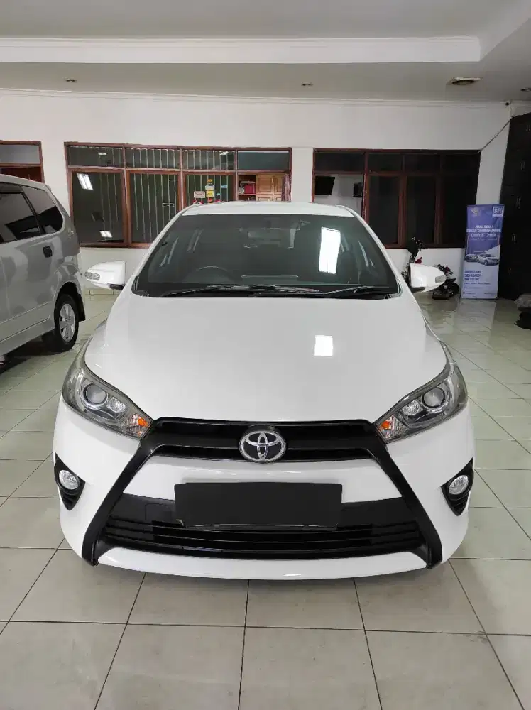 Toyota Yaris 2015 putih