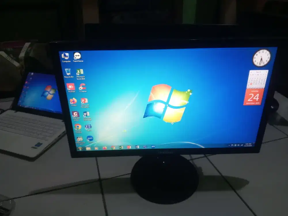 Monitor LED 19 merk Samsung HDMI vga