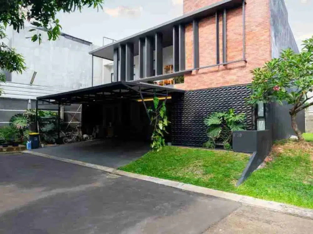 Rumah Modern Semi Industrial dengan Swimming Pool. Siap Huni. Di Kompleks Nyaman Bintaro Jaya.
