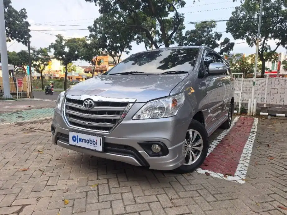 DP RENDAH Toyota Kijang Innova 2.0 G Luxury Bensin-MT 2014 SFF