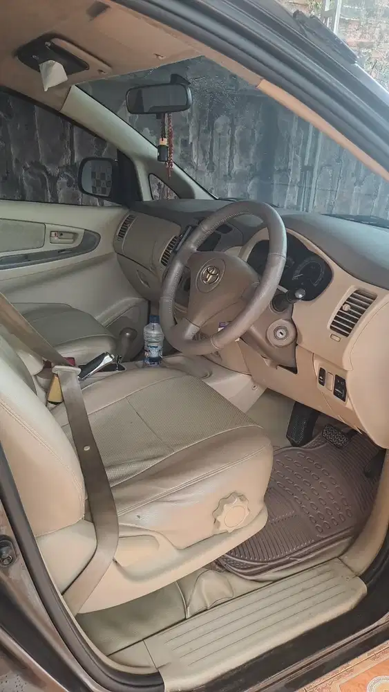 Toyota Kijang Innova 2006 Bensin
