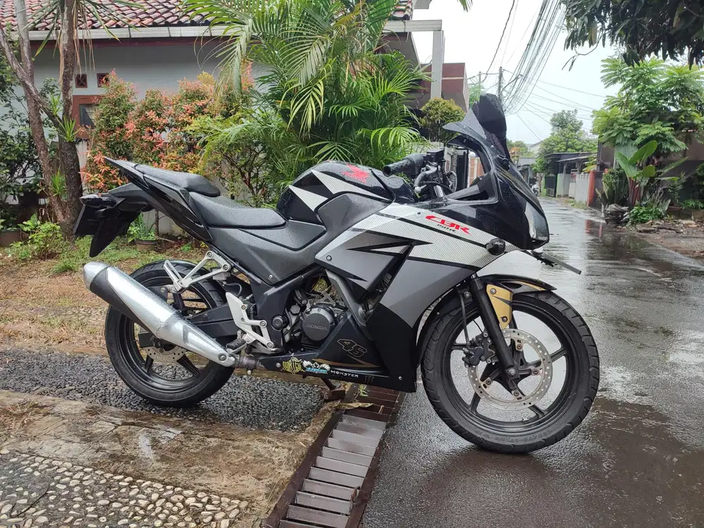 HONDA CBR K45 TAHUN 2015