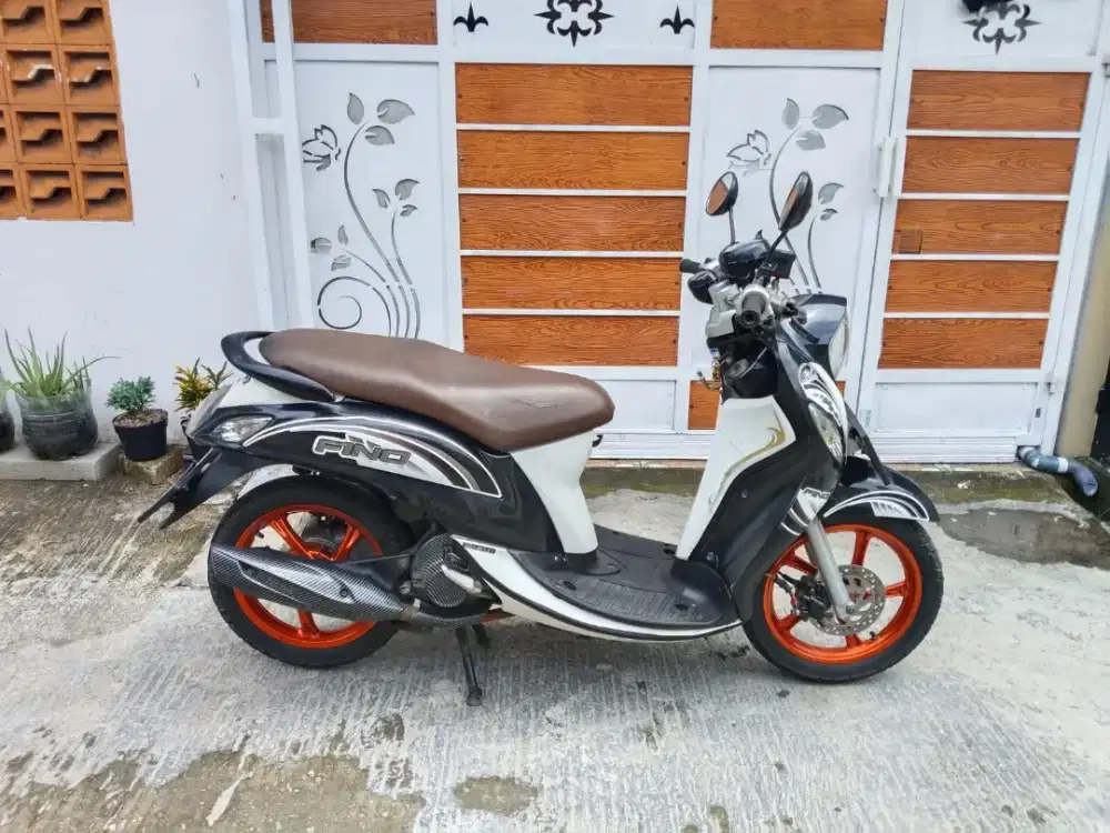 Yamaha Fino tahun 2014 plat 2029 mesin halus siap pakai