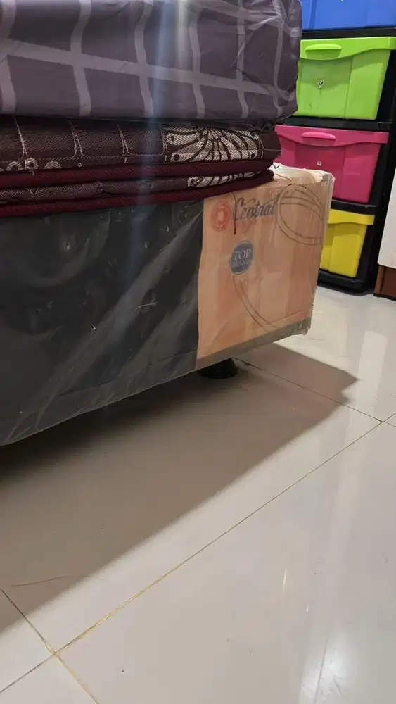 Divan merk Central 180/200 25cm