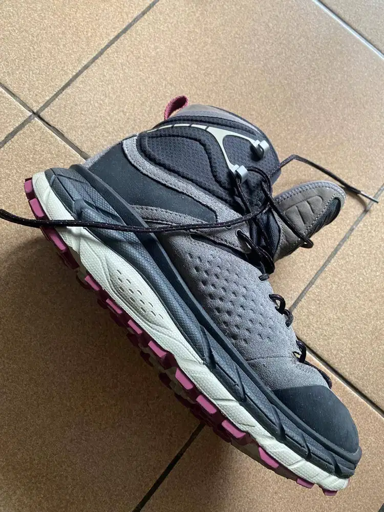 Sepatu Hiking Hoka Tor Ultra High