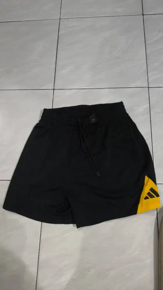 PRELOVED CELANA RUNNING ADIDAS ORIGINAL LOGO BARU