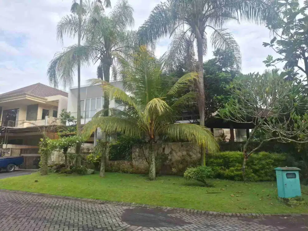 DIJUAL RUMAH MEWAH BAGUS TERAWAT DI PERUMAHAN EKSKLUSIF RAYA KOTA MALANG