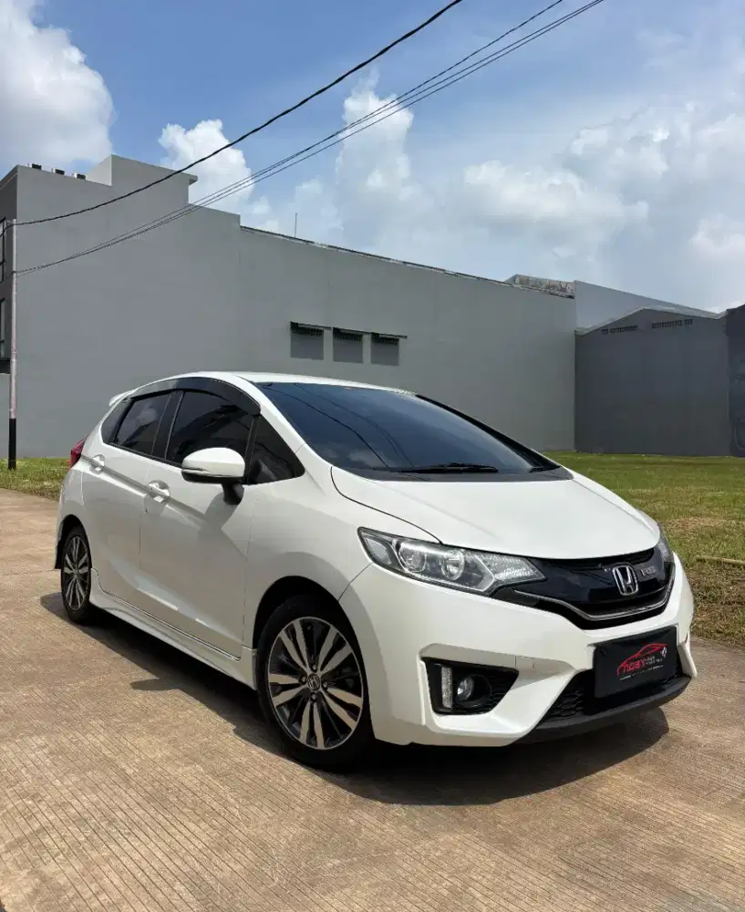 Honda Jazz RS matic 2015 bekas murah