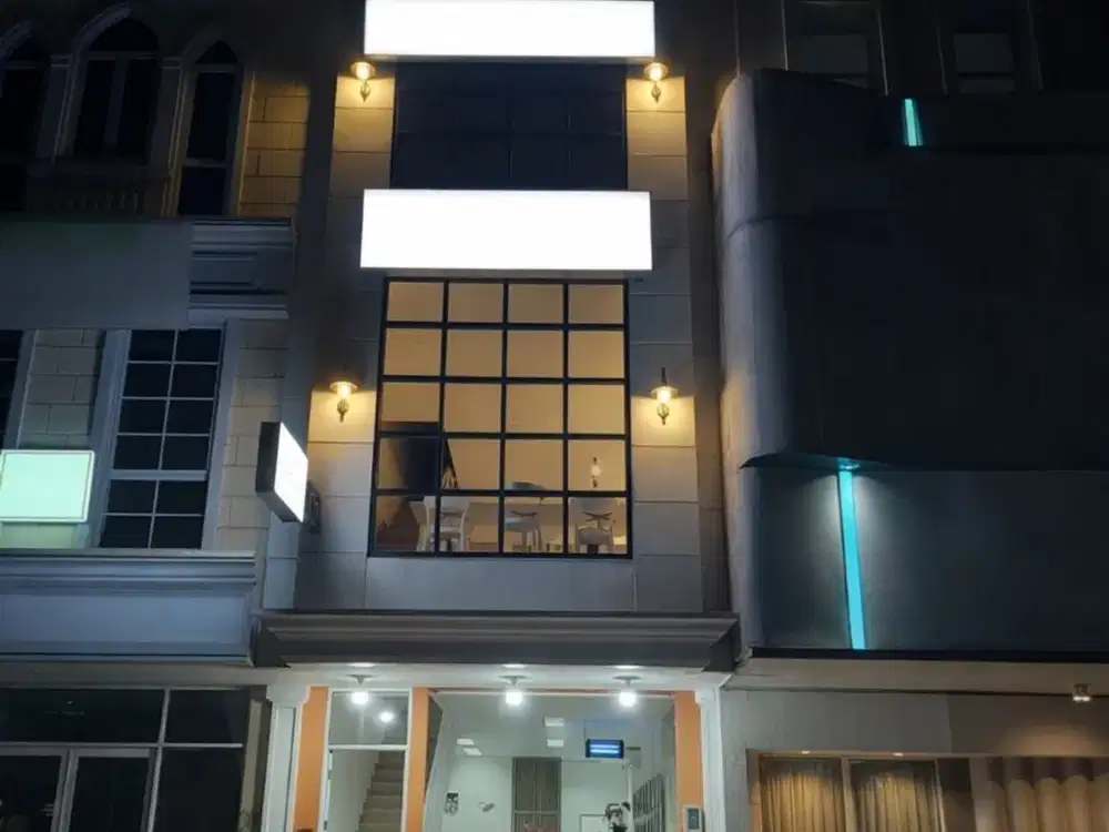 DIJUAL RUKO 3 LANTAI SIAP USAHA AREA KOMERSIL HARGA TERMURAH DI MENDRISIO GADING SERPONG