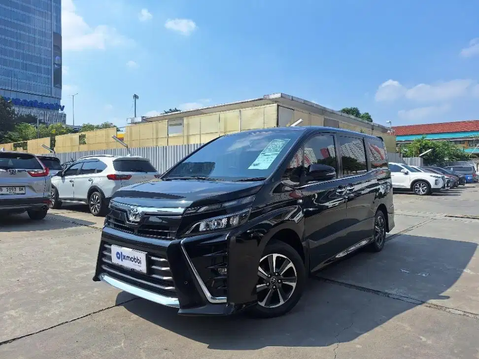 DP MURAH - Toyota Voxy 2.0 Bensin-AT 2018 Hitam