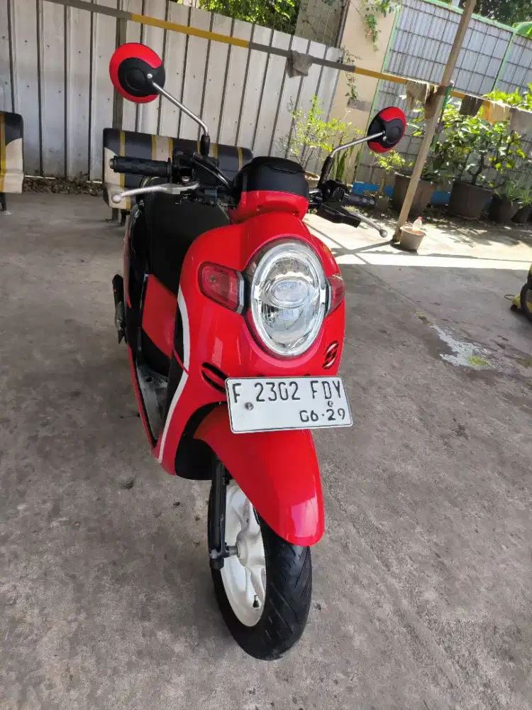 Honda Scoopy th 2019 . Surat lengkap . Pajak hidup