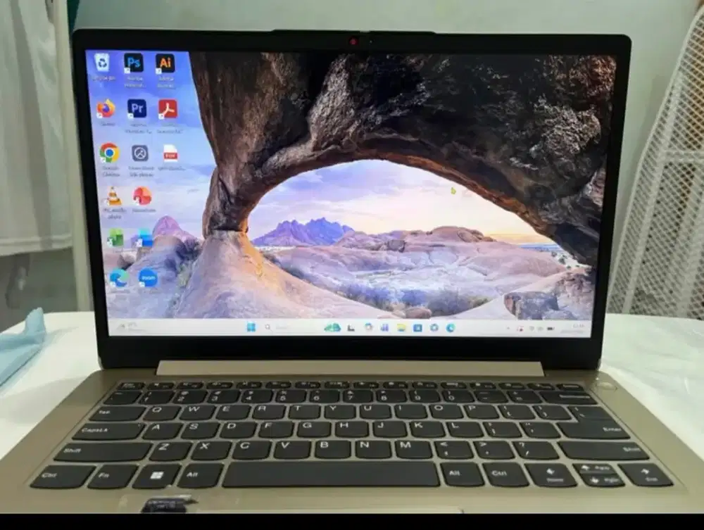 Lenovo IdeaPad Slim 1 Ryzen 3 7320U 8GB 512GB SSD – Second Normal