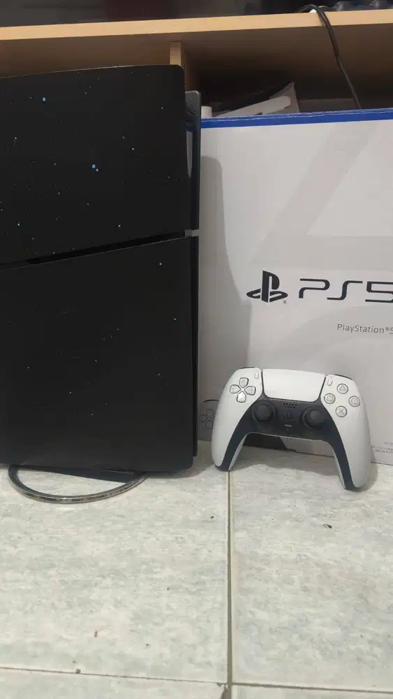 DIJUAL PS 5 SLIM 2 STIK DAN KASET NBA 2K26