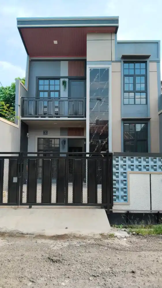 Dijual Rumah Design Minimalis Industrial di Citra Indah City