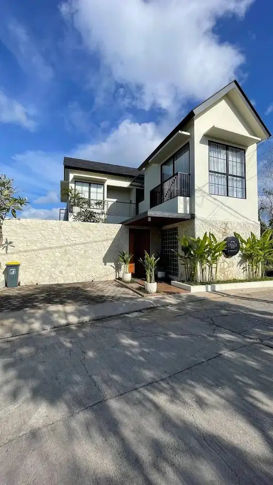 Dijual Villa Baru Tropical Modern Startegis di Pecatu Uluwatu SHM IMB