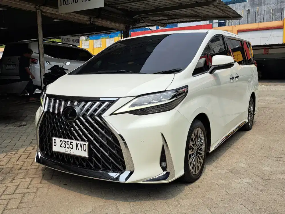 LEXUS LM350 7 SEATER 2023