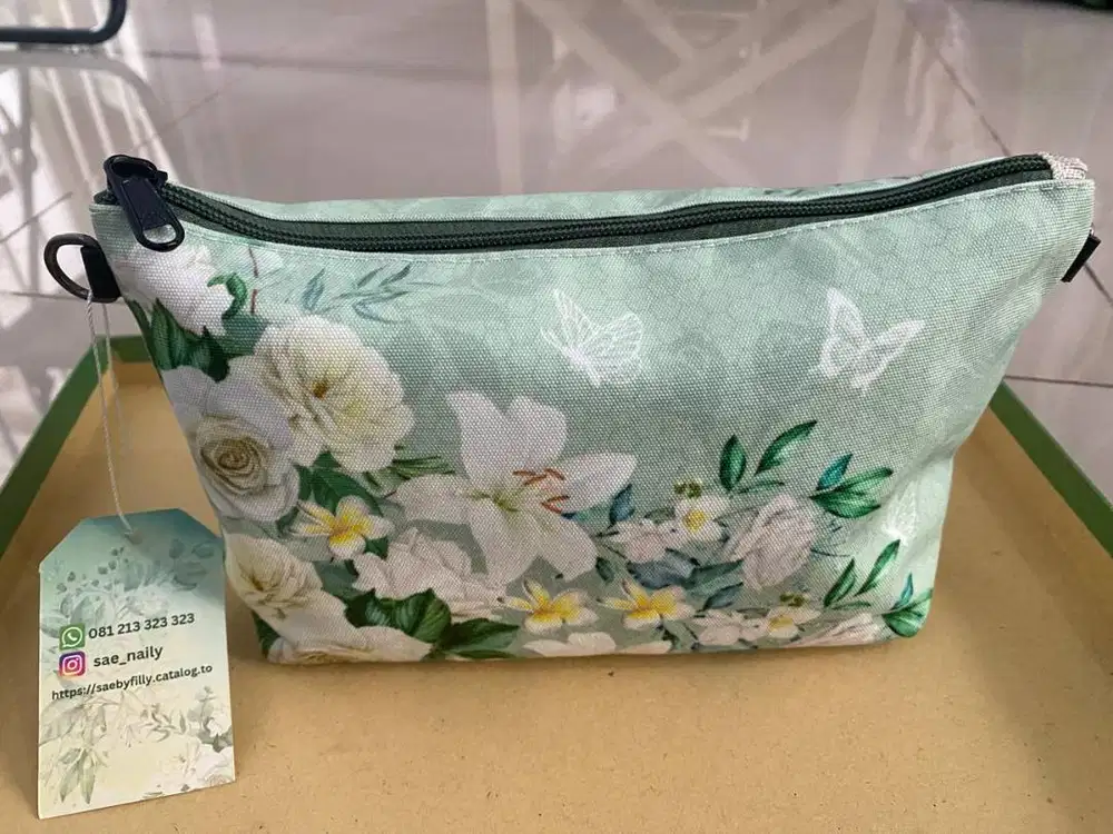 POUCH/ DOMPET MOTIF BUNGA – BARU